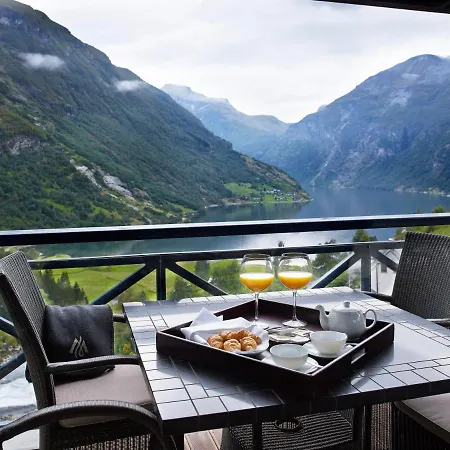 Hotel Union & 4*