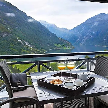 Hotel Union & 4*