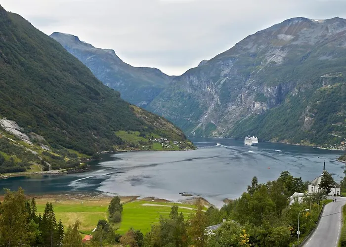 מלון Union Bad & 4*