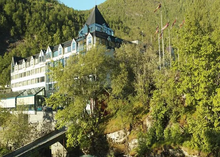 Union Bad & מלון גרינגר